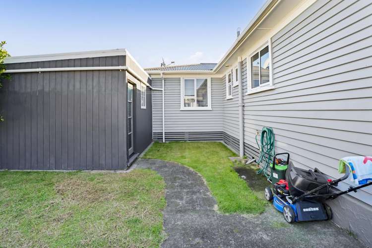 12 Karaka Street Merrilands_13