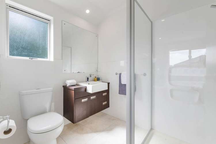 8 Amaretto Avenue Flat Bush_14