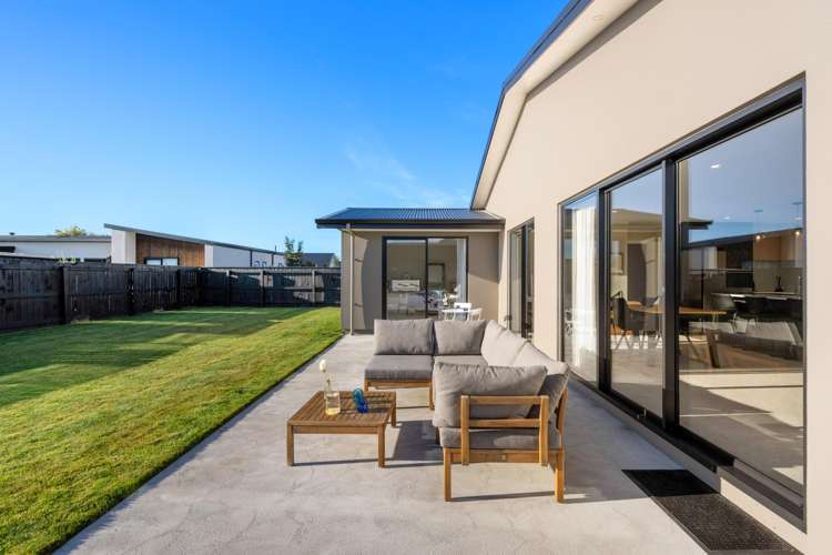 28 Rose Manor Drive Springlands_13