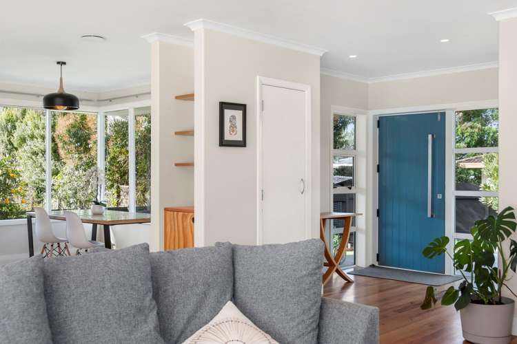 15 Stirling Grove Greerton_12