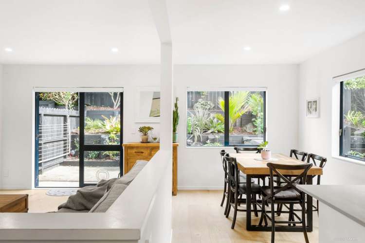 12/71 Fernhill Way Oteha_5