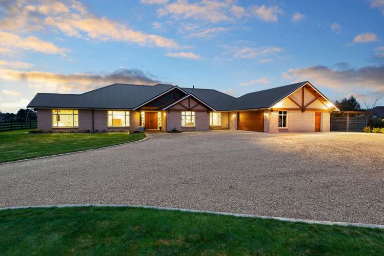 3 Old Windsor Lane Bottle Lake_19