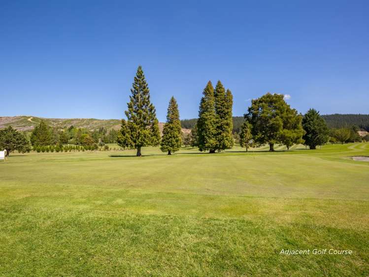 42 Golf Road Wakefield_19