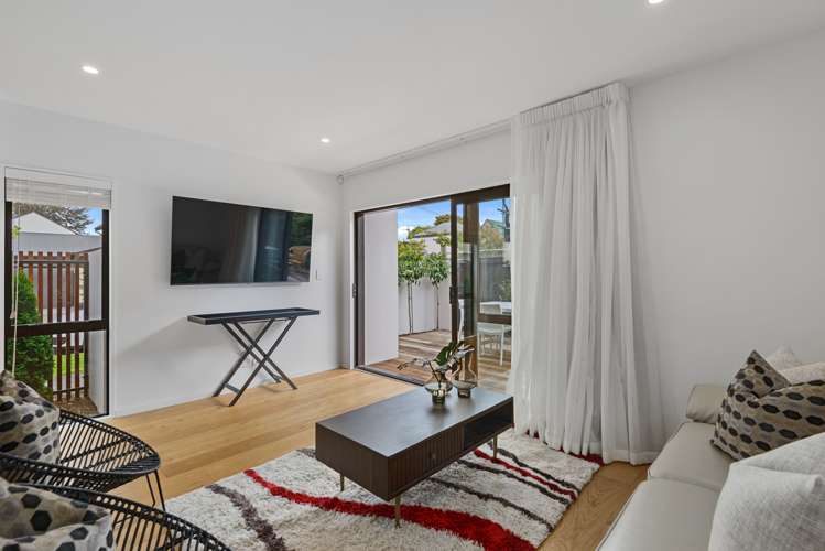 1/18 Rhodes Street Merivale_5
