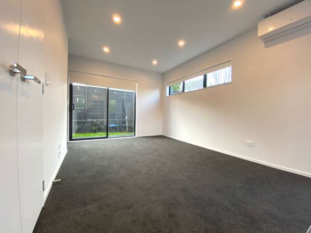 1/110 Kervil Avenue Te Atatu Peninsula_2