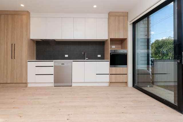 2/56 Salisbury Road Birkdale_1