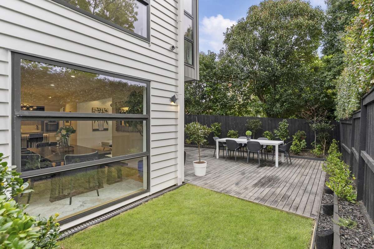 30B Waiatarua Road_5