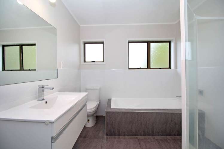 2/21 Bracken Avenue Takapuna_8