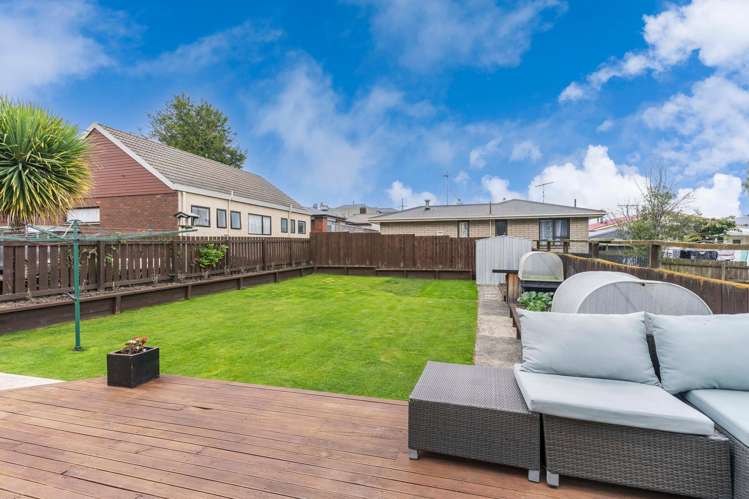 2 Baker Street Caversham_16