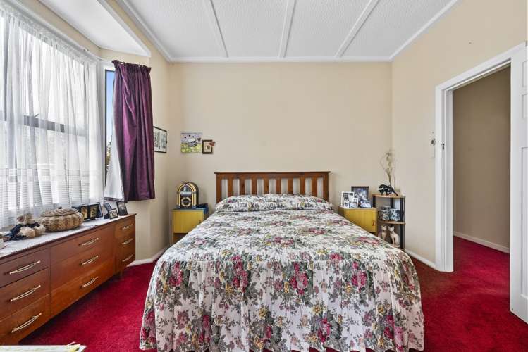 12 Dunn Street Egmont Village_11