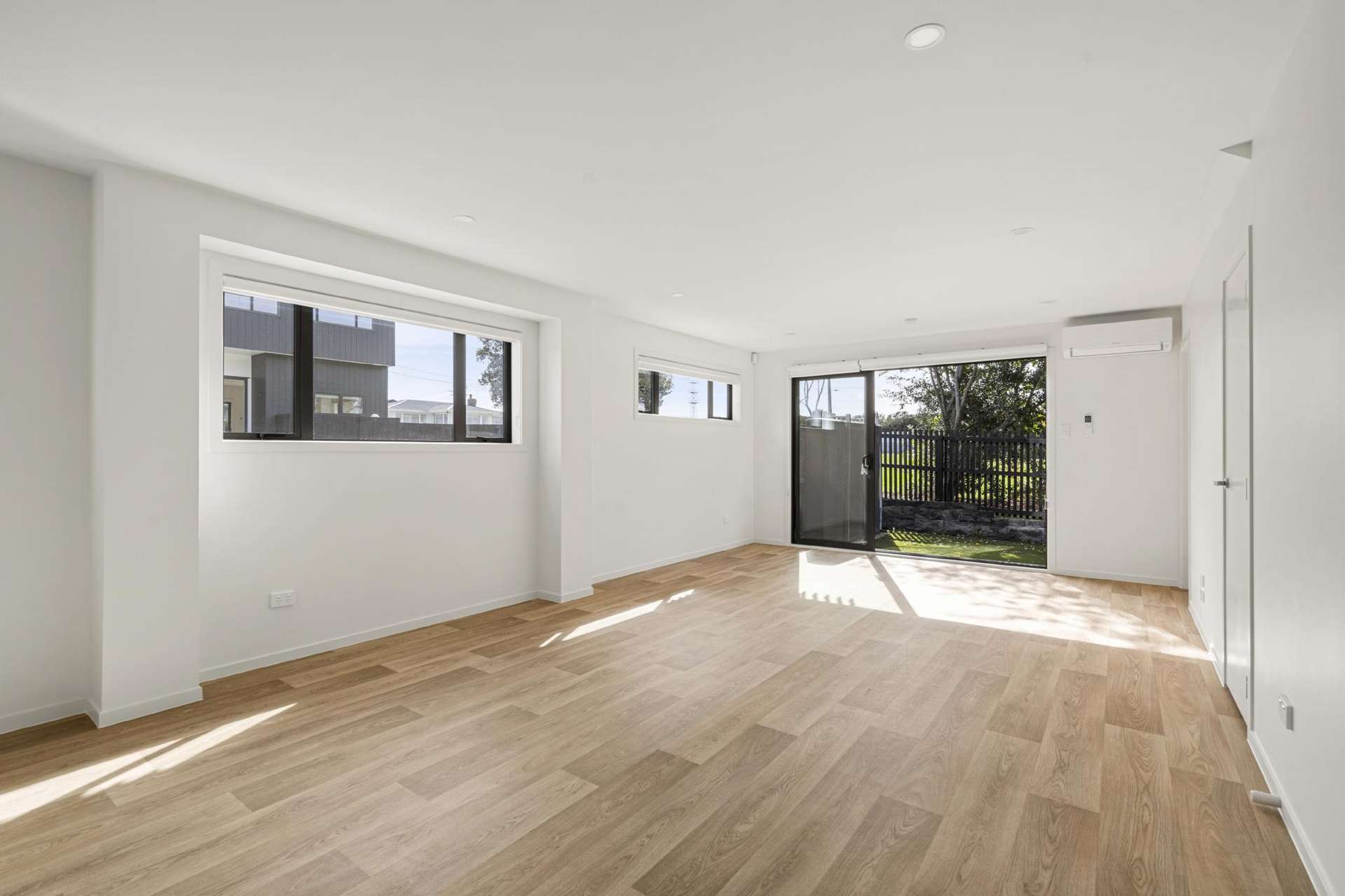 2/75 McAnnalley Street Manurewa East_0