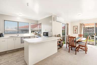 26 Racecourse Way_4