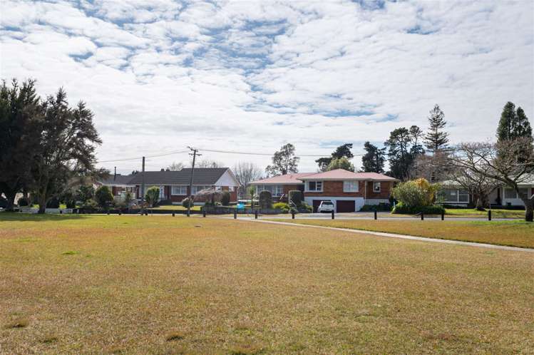 54 Carlyle Avenue Chartwell_20