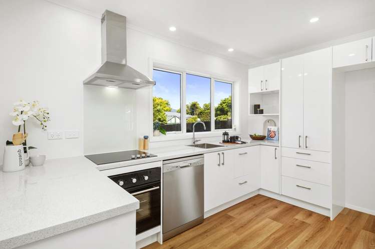 87 Wellington Road Wainuiomata_4