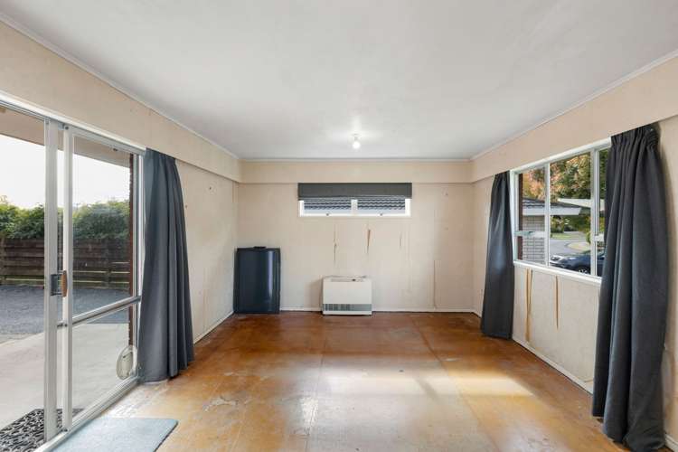 15 Sheridan Crescent Leamington_10