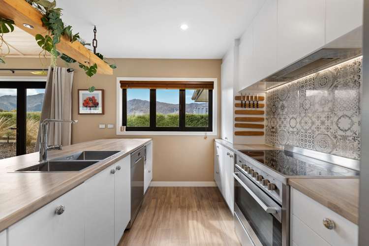 8 Dingle Street Lake Hawea_1