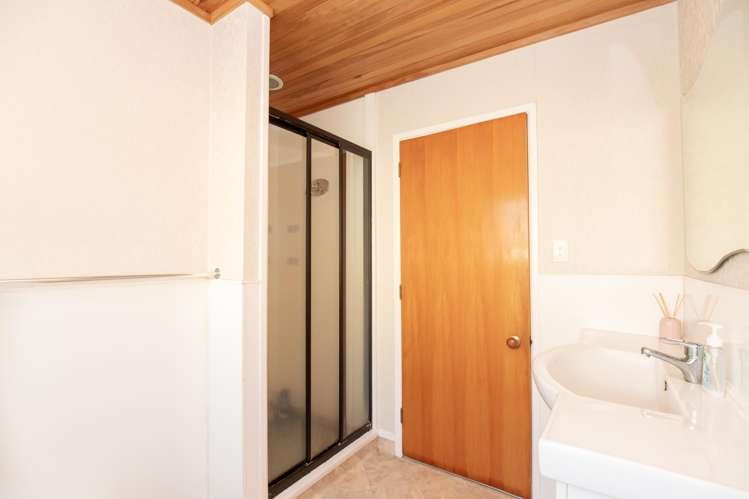 9 McClean Place Ngatea_19