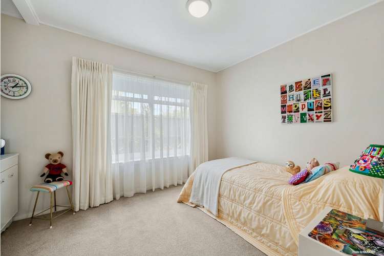 10 Serrita Avenue Sunnyhills_7