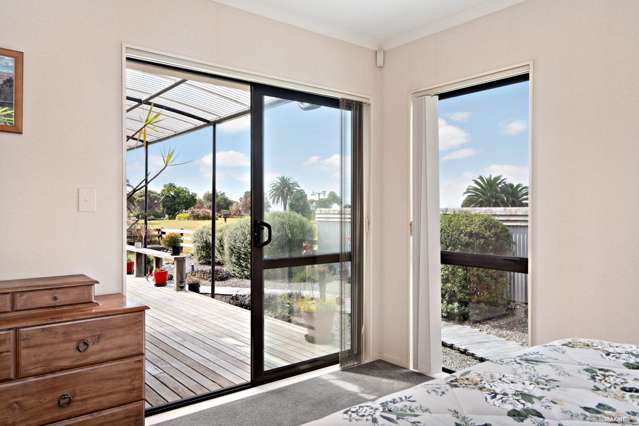 Sea Views and Neat as a pin!