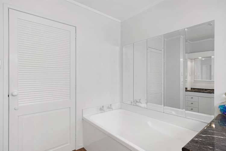 399 Marine Parade Napier South_10