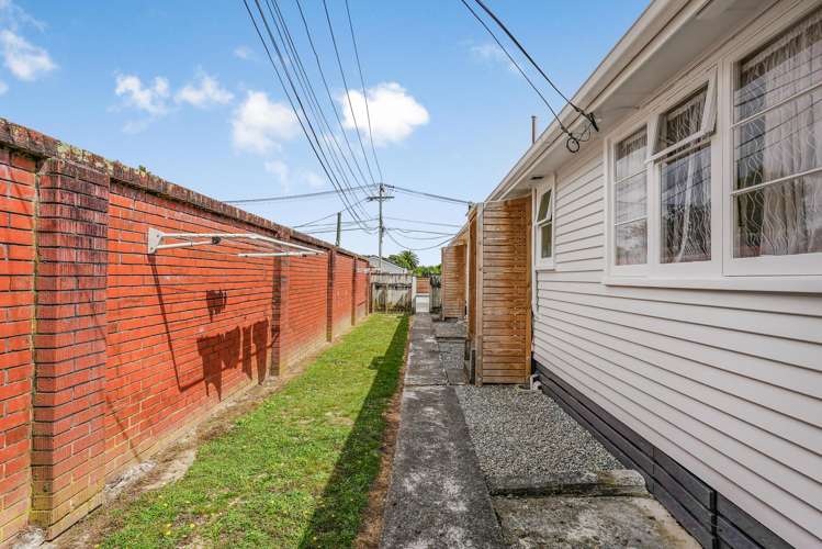 2/3 Huia Grove Elderslea_11