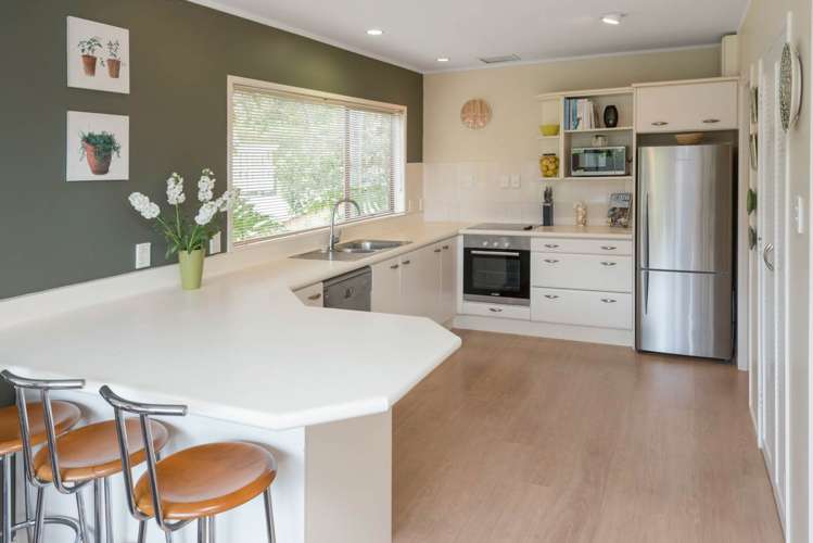 25 Mcmillan Place Mellons Bay_19