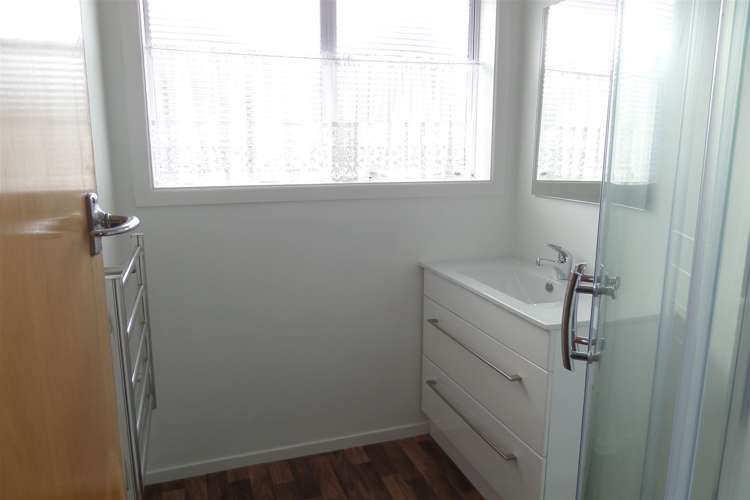 12 Denise Crescent Hornby_7