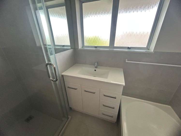 1/16 Cambric Place Botany Downs_11