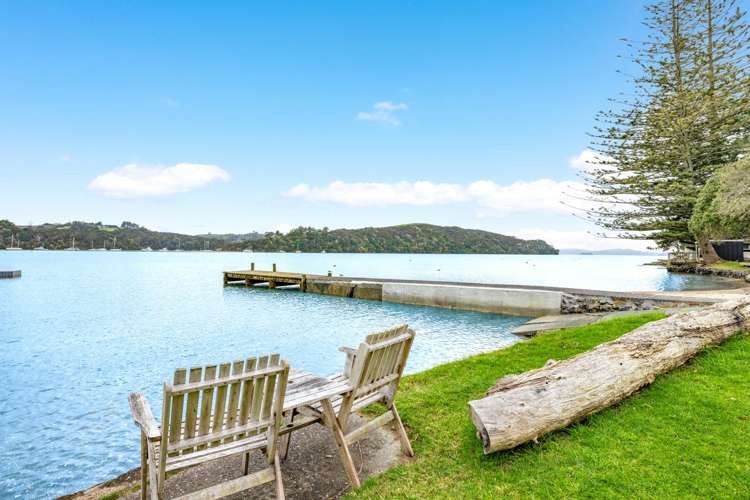 1334 Sandspit Road Sandspit_16