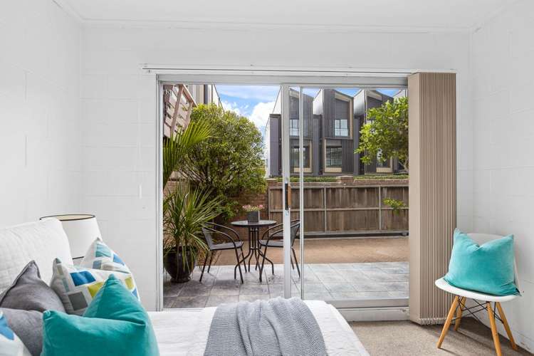 2/50a Taharoto Road Takapuna_16