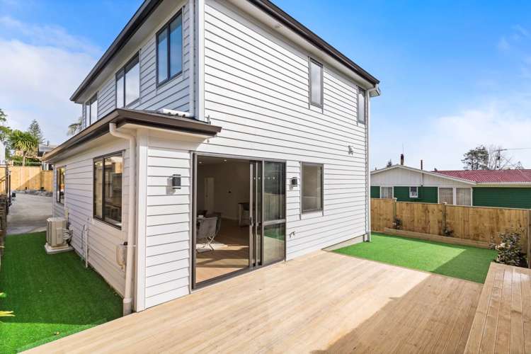 84 Te Atatu Road Te Atatu South_2