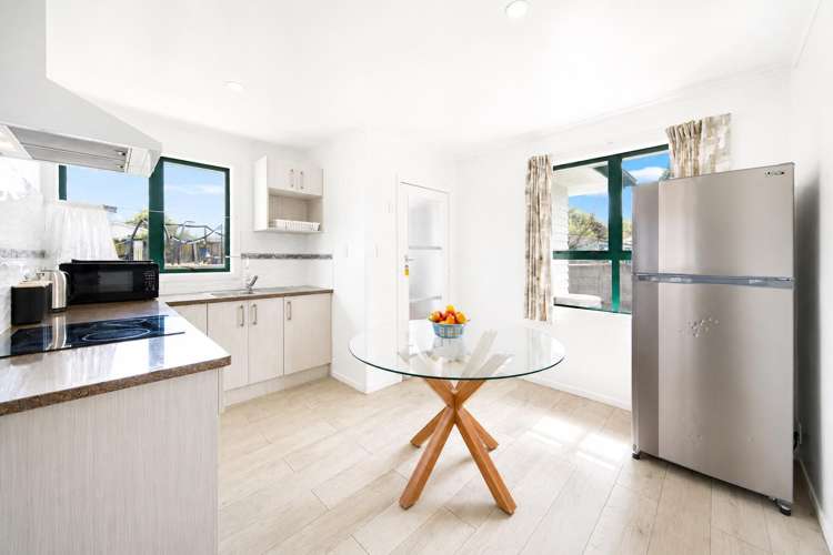 12a Everitt Road_5
