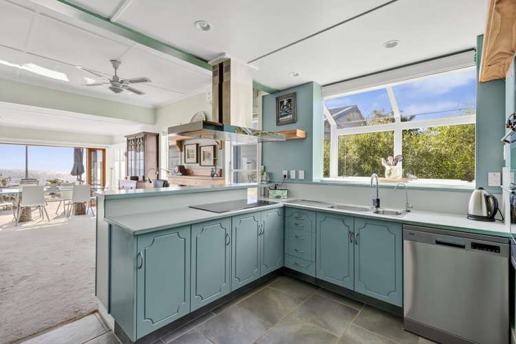 417 Thames Coast  Road SH25 Te Puru_12