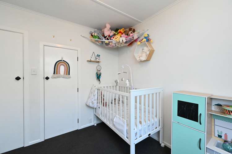 27 Warwick Crescent Taradale_12