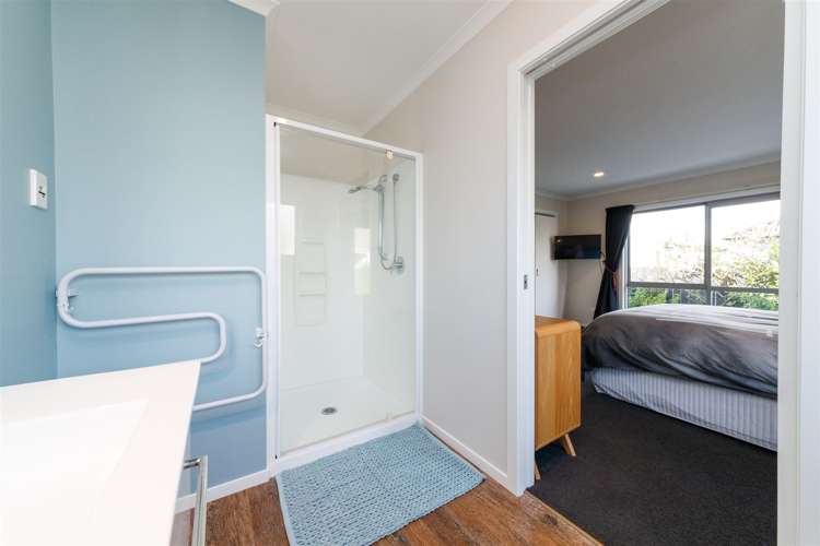 968 Tremaine Avenue Roslyn_10