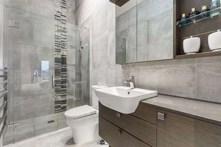 11 Tuatini Place Long Bay_26