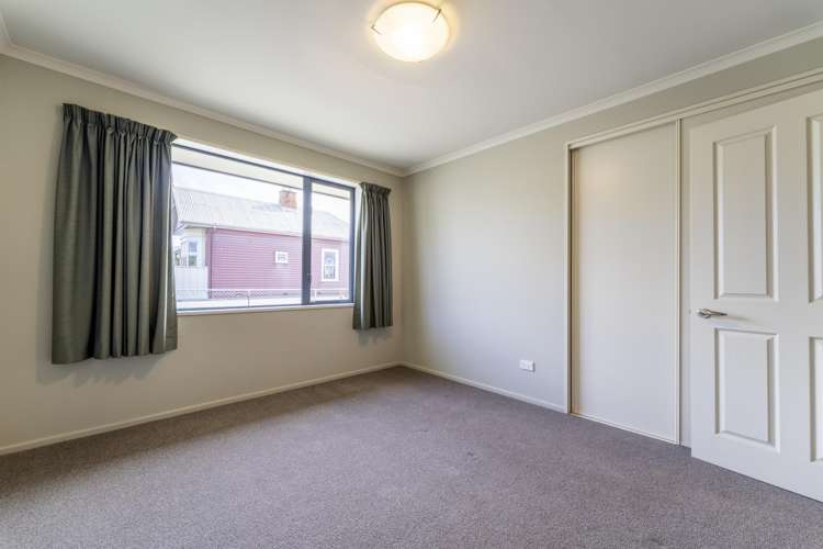 13 Raymond Street West End_9