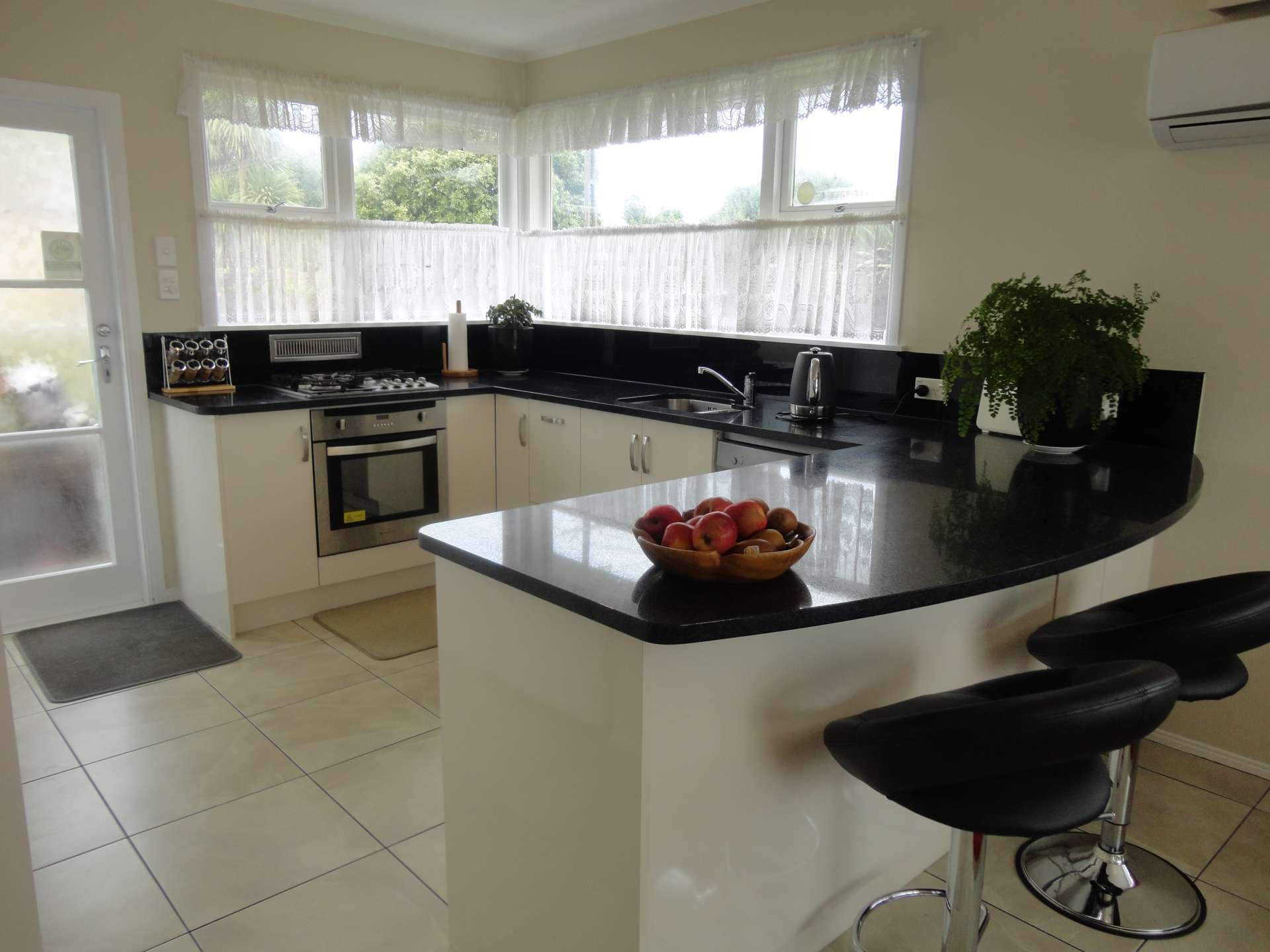 1/63 Rawhiti Road One Tree Hill_0