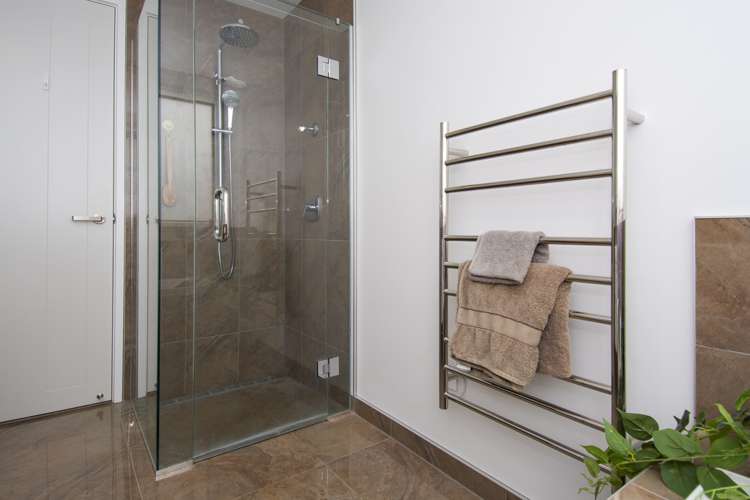 8 Awatira Drive Papamoa_16