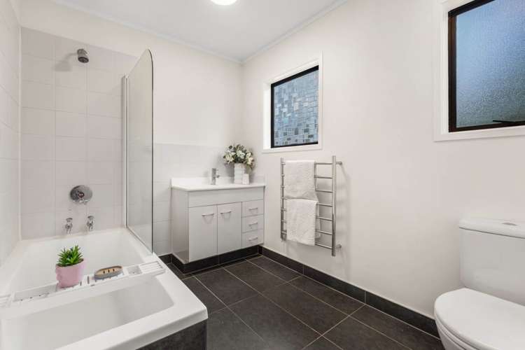 1/135 Oaktree Avenue Browns Bay_15