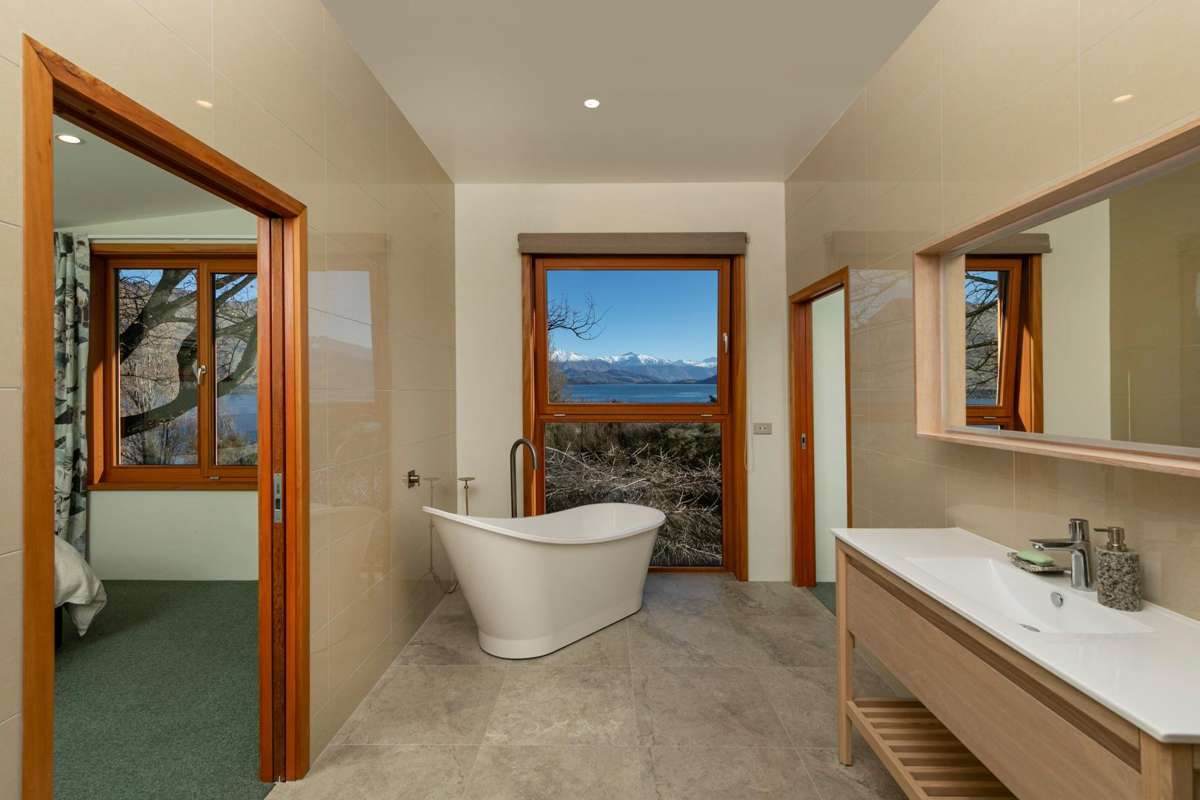 337 Beacon Point Road_1