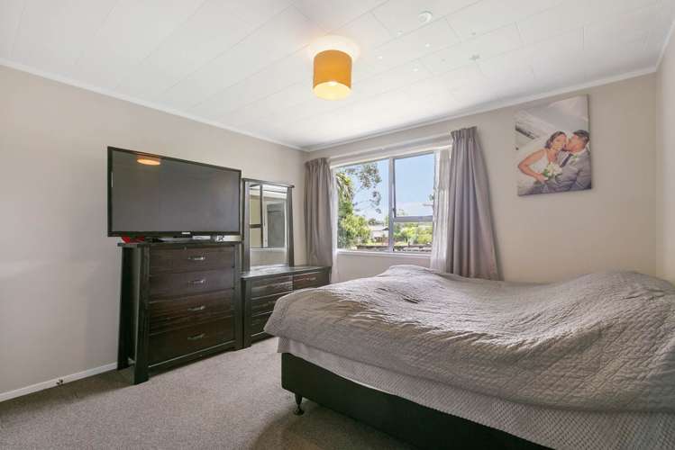 32 Larissa Avenue Henderson_15