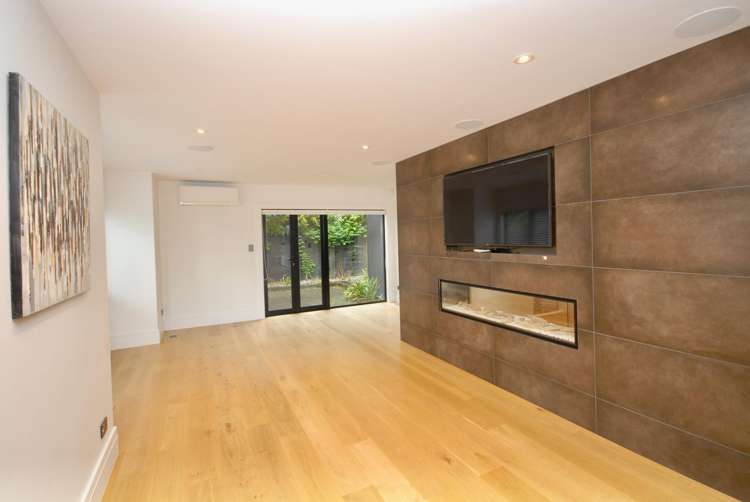 2/92 Churchill Road Murrays Bay_6