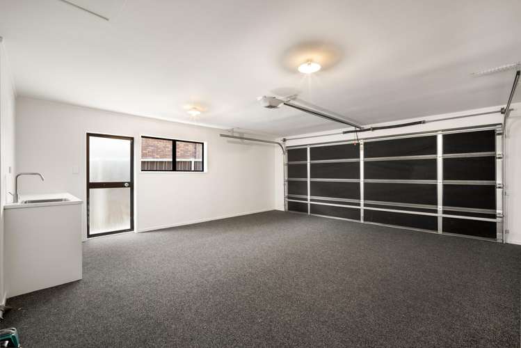 2/159 Norman Lesser Drive Saint Johns_19