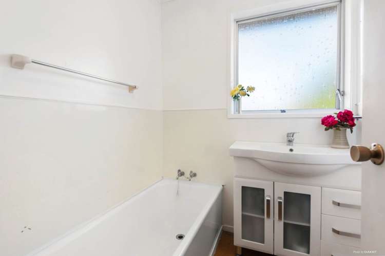 21 Allington Road Massey_18