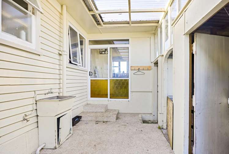 61 Collins Street Hawera_14