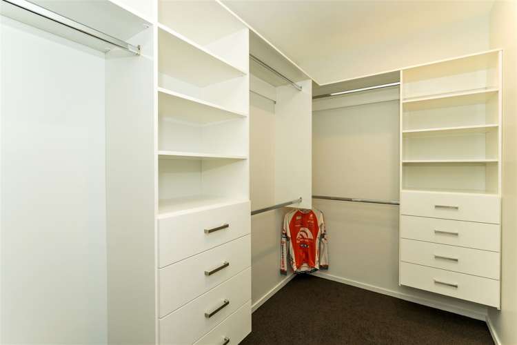 53 Vernon Drive Lincoln_5