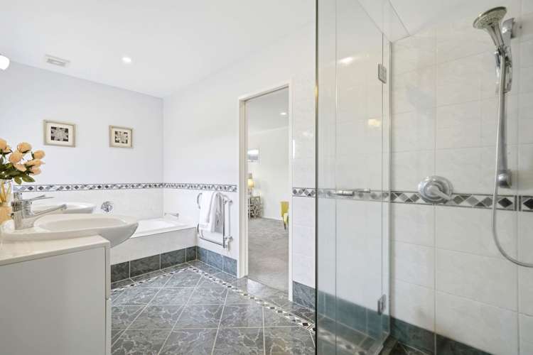 11 Marina Road Torbay_15