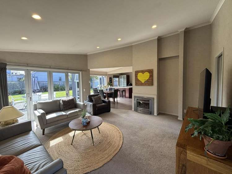 19 Lochaber Drive 1114_4