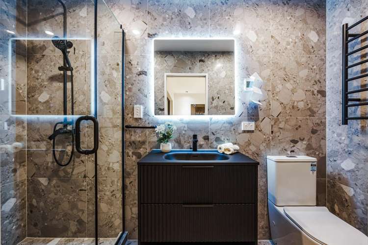 7/4 Bingara Place Favona_4